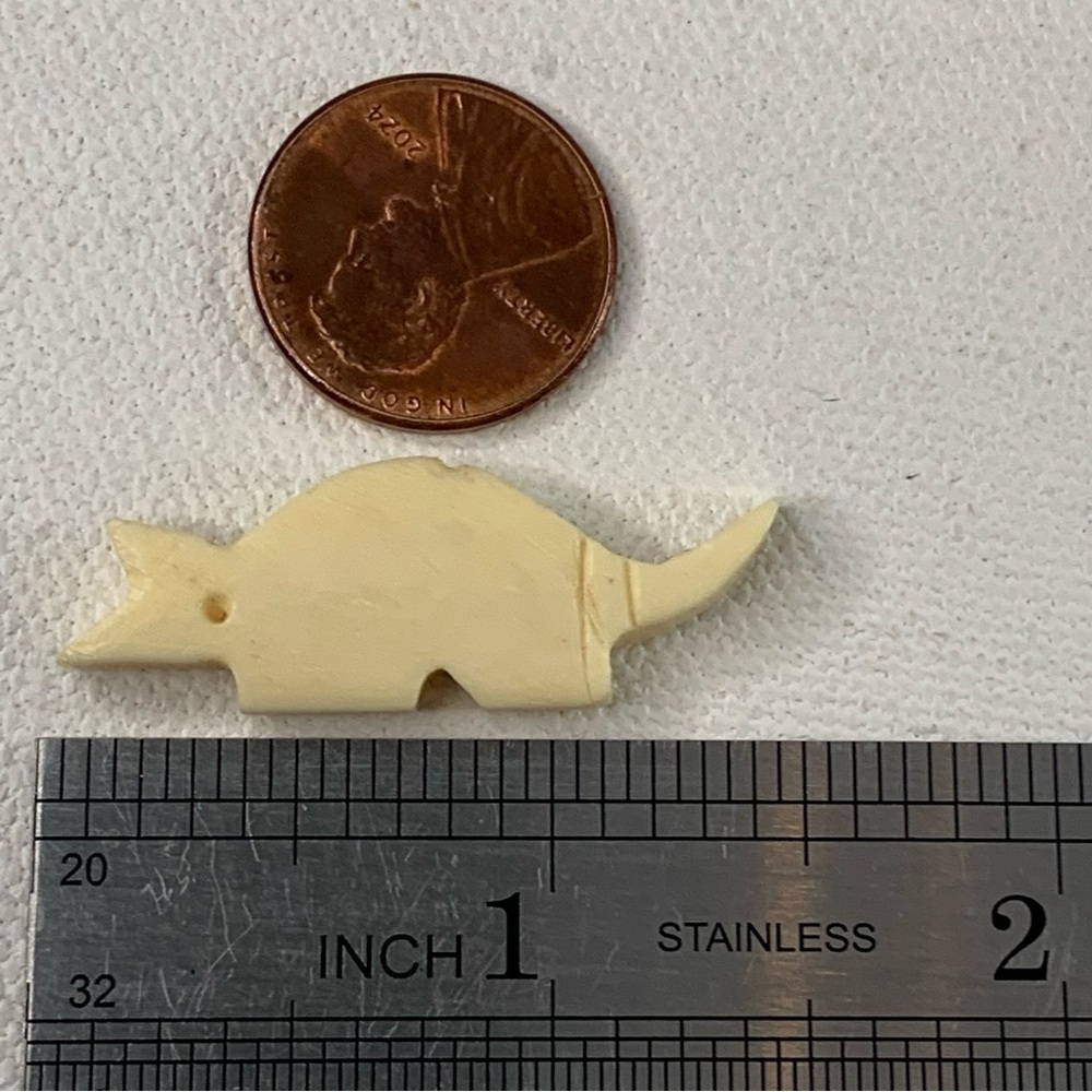 Armadillo Bone Bead Fetish Animal Carving Drilled Hand Carved Mammal 1.4" x .5" - Picture 9 of 13
